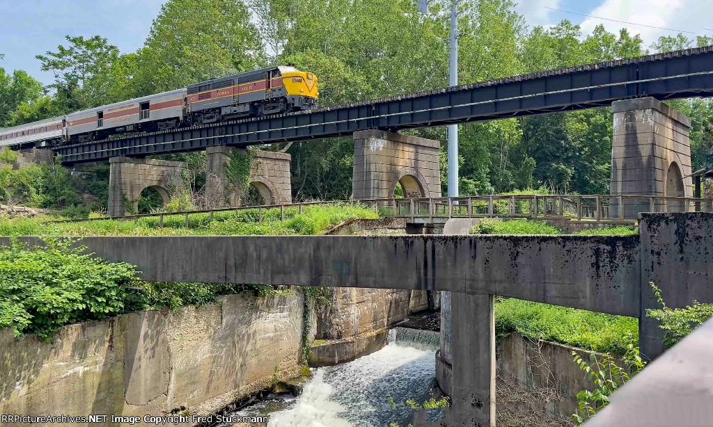 CVSR 6777 now leads north.